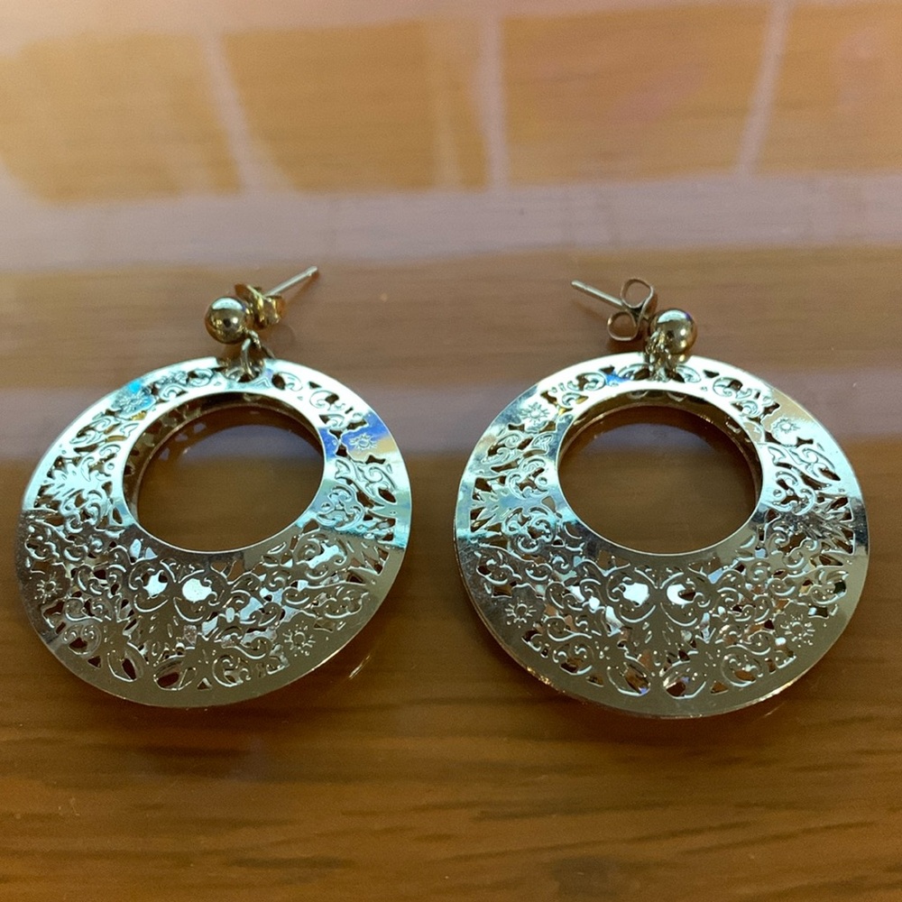 Very pretty pierced earrings*